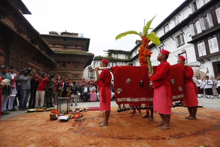 आश्विन शुक्ल सप्तमीः फूलपाती भित्र्याइँदै
