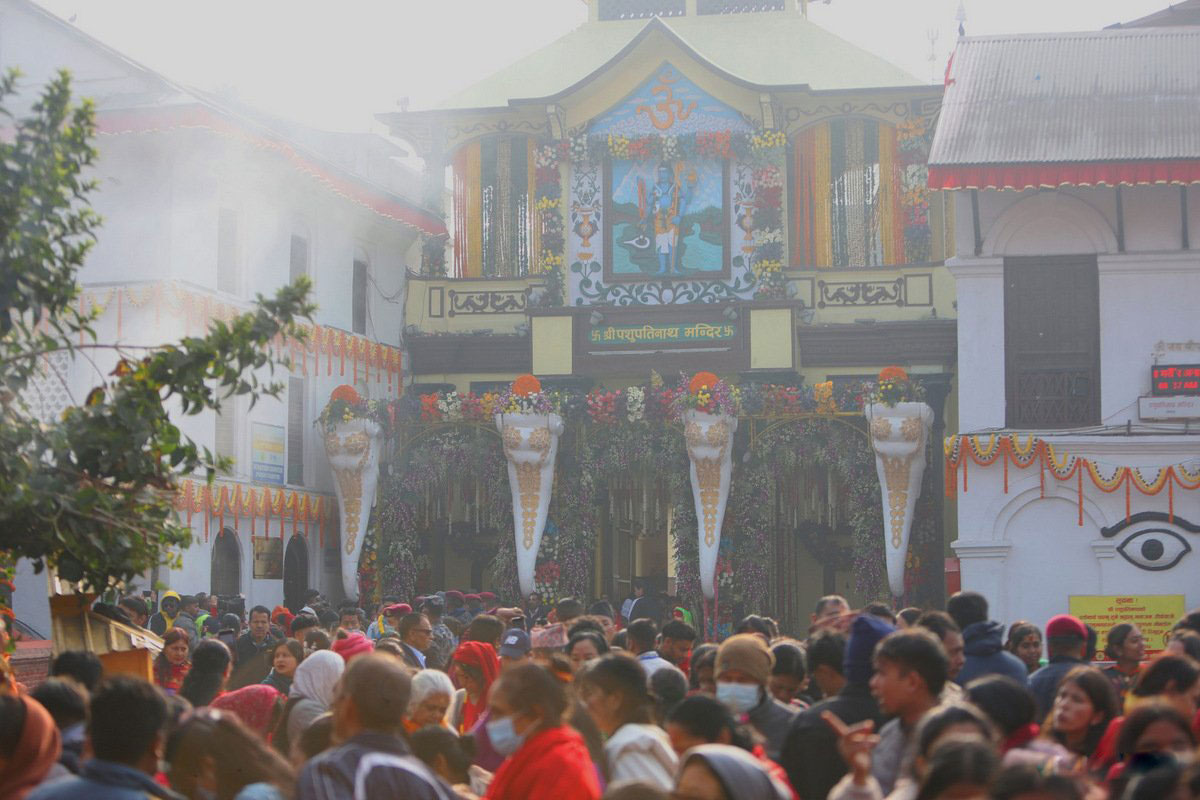 पशुपतिमा महाशिवरात्रीः थाहा पाइराख्नुस् प्रवेश गर्ने र बाहिरिने ढोका