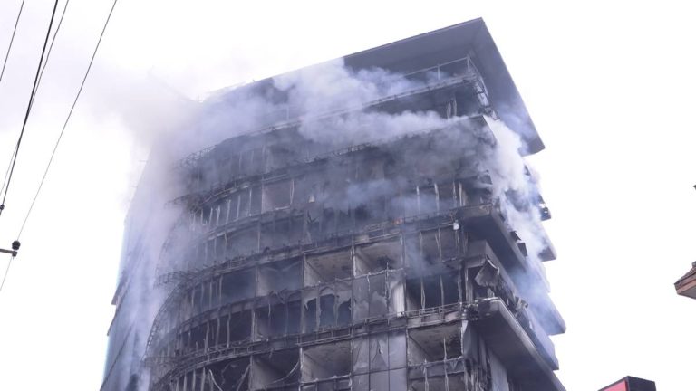 साढे पाँच अर्ब रुपियाँ बिमा दाबी भुक्तानी