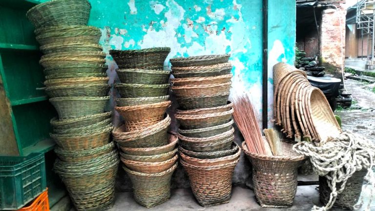 लोप हुँदै निगालोका सामग्री