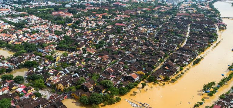 कलमेगी चक्रवातको सन्त्रास : भियतनाममा बाढीले ४० को मृत्यु
