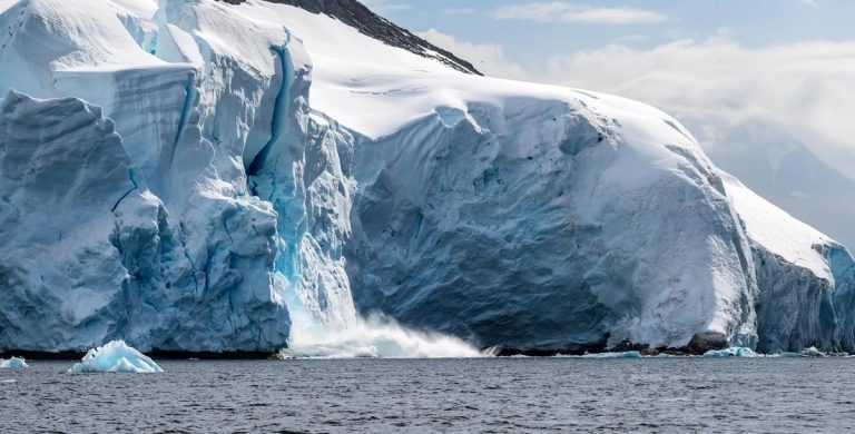 एन्टार्कटिकाको पतन अपरिवर्तनीय हुन सक्छ, वैज्ञानिकहरूले दिए चेतावनी