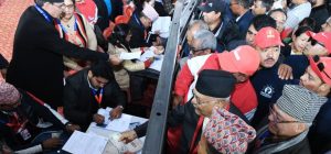 एमाले अध्यक्षमा केपी ओलीको उम्मेदवारी दर्ता