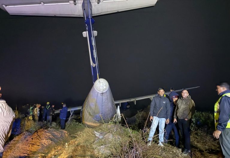 भद्रपुरमा बुद्ध एयरको जहाज दुर्घटना हुँदा को-पाइलटसहित सात जना घाइते, ६ जना ‘डिस्चार्ज’