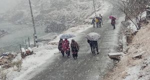 देशभर पश्चिमी न्यून चापीय प्रणाली का प्रभाव, आज इन तीन प्रदेशों में हिमपात के साथ बारिश की संभावना