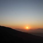 तस्बिरमा हेर्नुहोस् नयाँ वर्ष सन् २०२६ को पहिलो दिन धनकुटाको हिलेमा भएको सूर्योदय