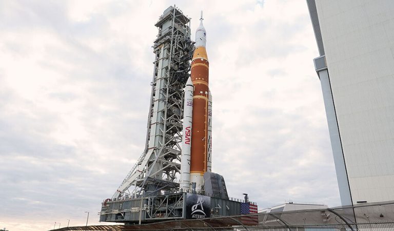 आर्टेमिस २ मर्मतका लागि ह्याङ्गरमा फिर्ता, अब कहिले होला उडान?