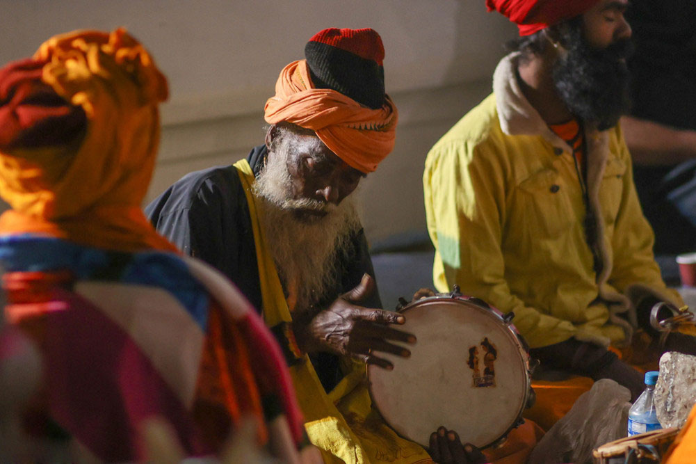 पशुपति आएका नागा बाबा र साधुसन्तलाई दानसहित बिदाइ गरिँदै