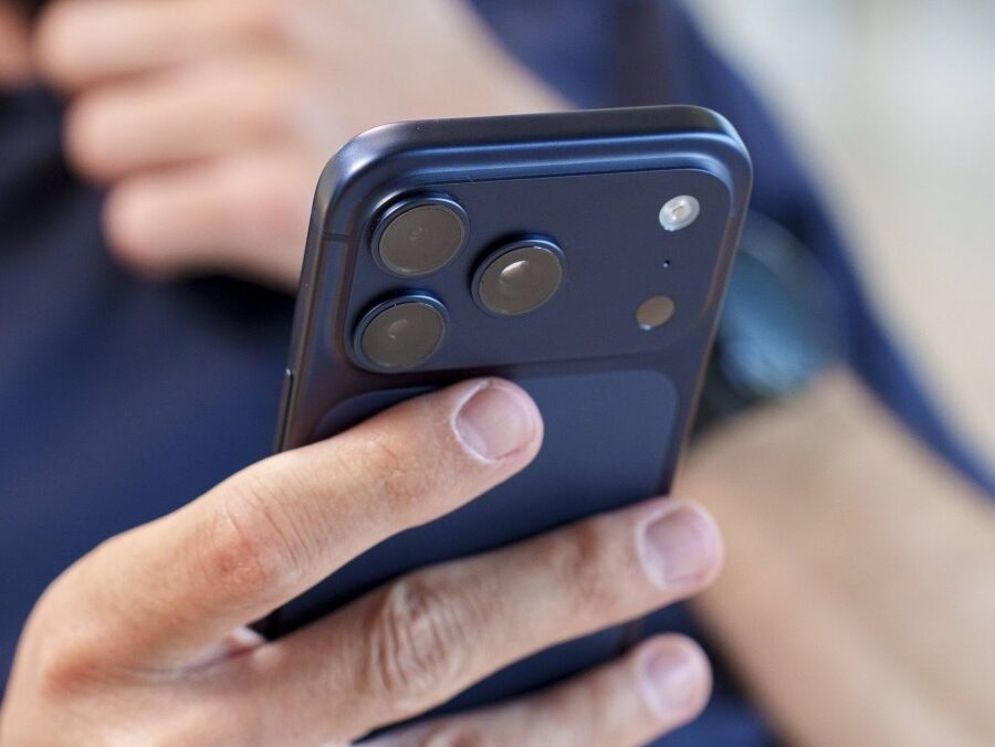 यूरोपमा ईसिम मात्र चल्ने आईफोनहरूआउन सक्ने