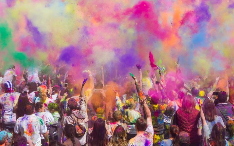 तराईमा आज होली पर्व मनाइँदै