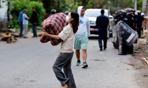 हजारौँका सपना र ओत लाग्ने भरोसा पनि भत्काइदिएको छ, ‘आज हामी बर्बाद भयौँ, भोलि छोराछोरीले सुख पाऊन्’