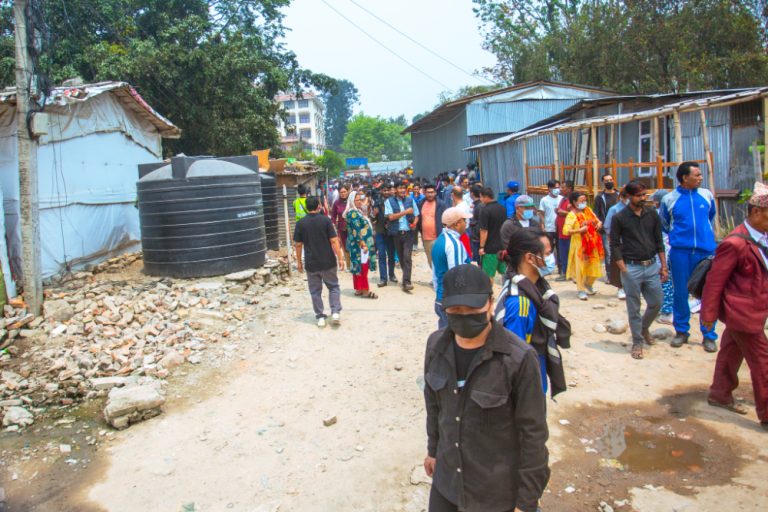 बस्ती तीन दिनदेखि तरंगित, ‘भोलि उठी कहाँ जाने केही थाहा छैन’