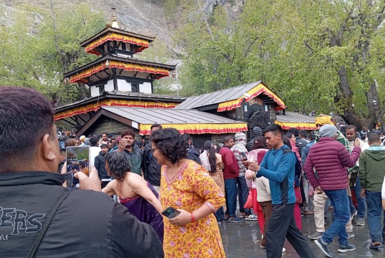 मुक्तिनाथमा दर्शनार्थी खचाखच