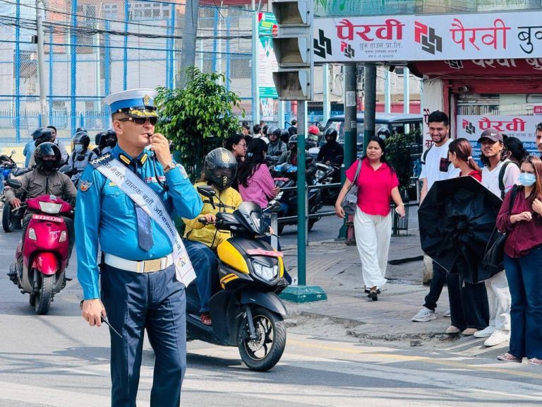 “जिम्मेवार चालक बनौँ, जरिवानाबाट बचाऊ” विशेष सडक सचेतना : एसएसपी सुरेश काफ्ले