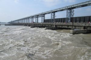 सप्तकोसीको बहाव बढेपछि ब्यारेजमा रातो बत्ती