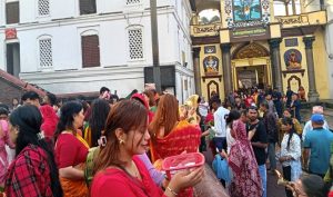 साउनको पहिलो सोमबार पशुपतिनाथमा भक्तजनको घुइँचो, खुला गरिए चारै ढोका, देशभरका शिवालयमा भक्तजनको भीड