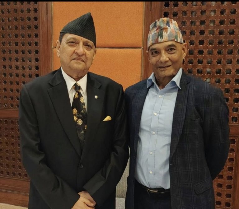 धवलशमशेर राणाले भेटे पूर्वराजा ज्ञानेन्द्रलाई