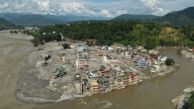 होल्डिङ सेन्टर छाड्दै भोटेकोशी बाढी प्रभावित