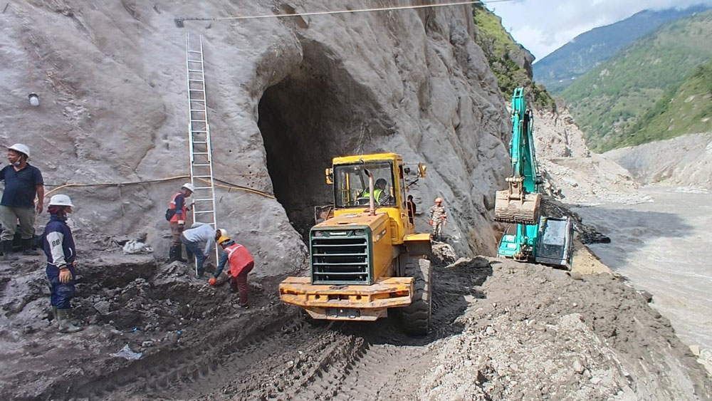 क्षतिग्रस्त चिलिमेसम्म पुग्यो पहुँचमार्ग