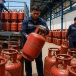 उपत्यका बाहिर ‘बोटलिङ’ गरी खानापकाउने ‘एलपि ग्यास’ ढुवानी गरिँदै