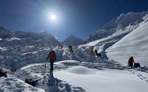 हिमाल चढ्न ७१ देशका एक हजार ९८ आरोहीलाई अनुमति, २८ करोड बढी संकलन